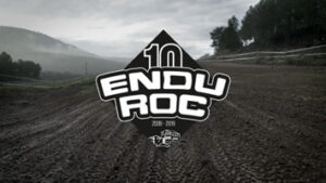 Vídeo promocional d'esdeveniments. Recta de sortida del enduroc amb el logo del EnduRoc a sobre
